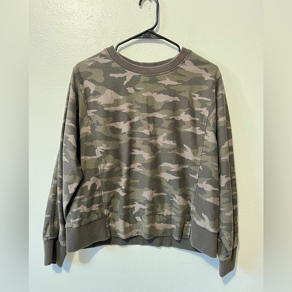 Athleta Camouflage Farallon Crewneck Top - Large - Picture 2 of 9